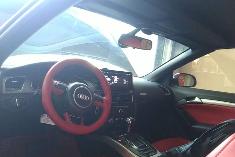 Used Audi A5 2014 Cabriolet 45 TFSI Headliner