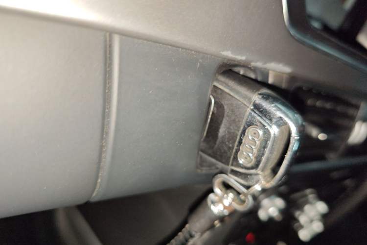Used Audi A5 2014 Cabriolet 45 TFSI Interior 1