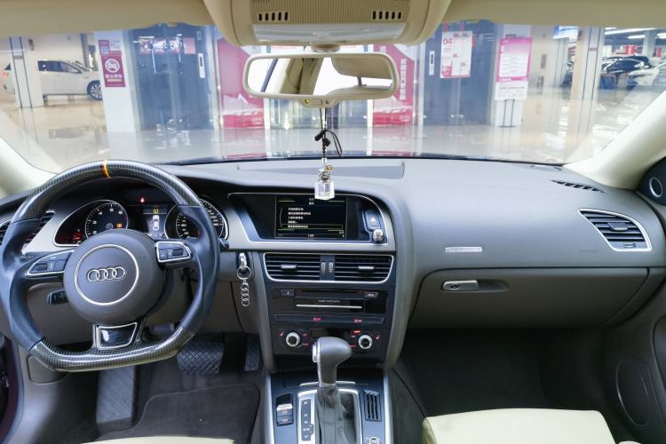 Used Audi A5 2014 Sportback 45 TFSI quattro Interior 1