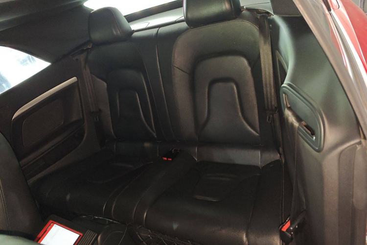 Used Audi A5 2014 Cabriolet 45 TFSI Interior 2