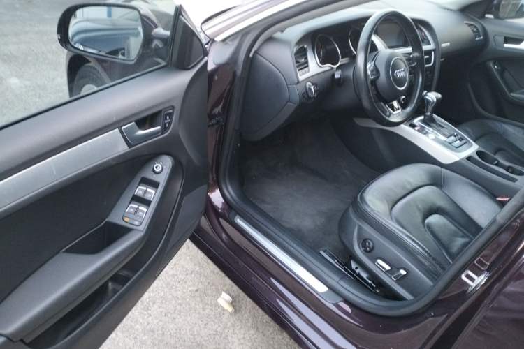 Used Audi A5 2014 Sportback 45 TFSI Interior 3