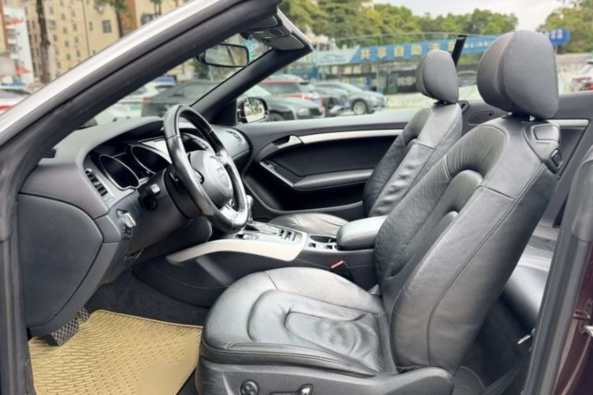 Used Audi A5 2014 Cabriolet 45 TFSI Interior 4