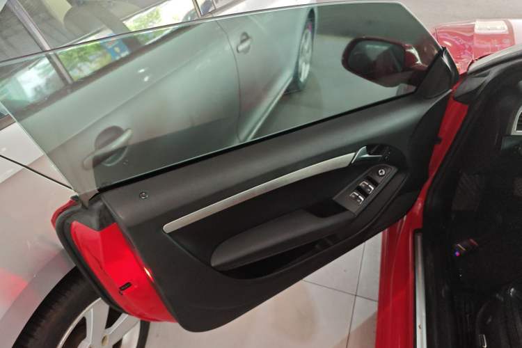 Used Audi A5 2014 Cabriolet 45 TFSI Interior 5