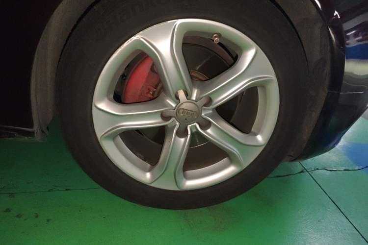 Used Audi A5 2014 Sportback 45 TFSI Right Front Wheel Hub