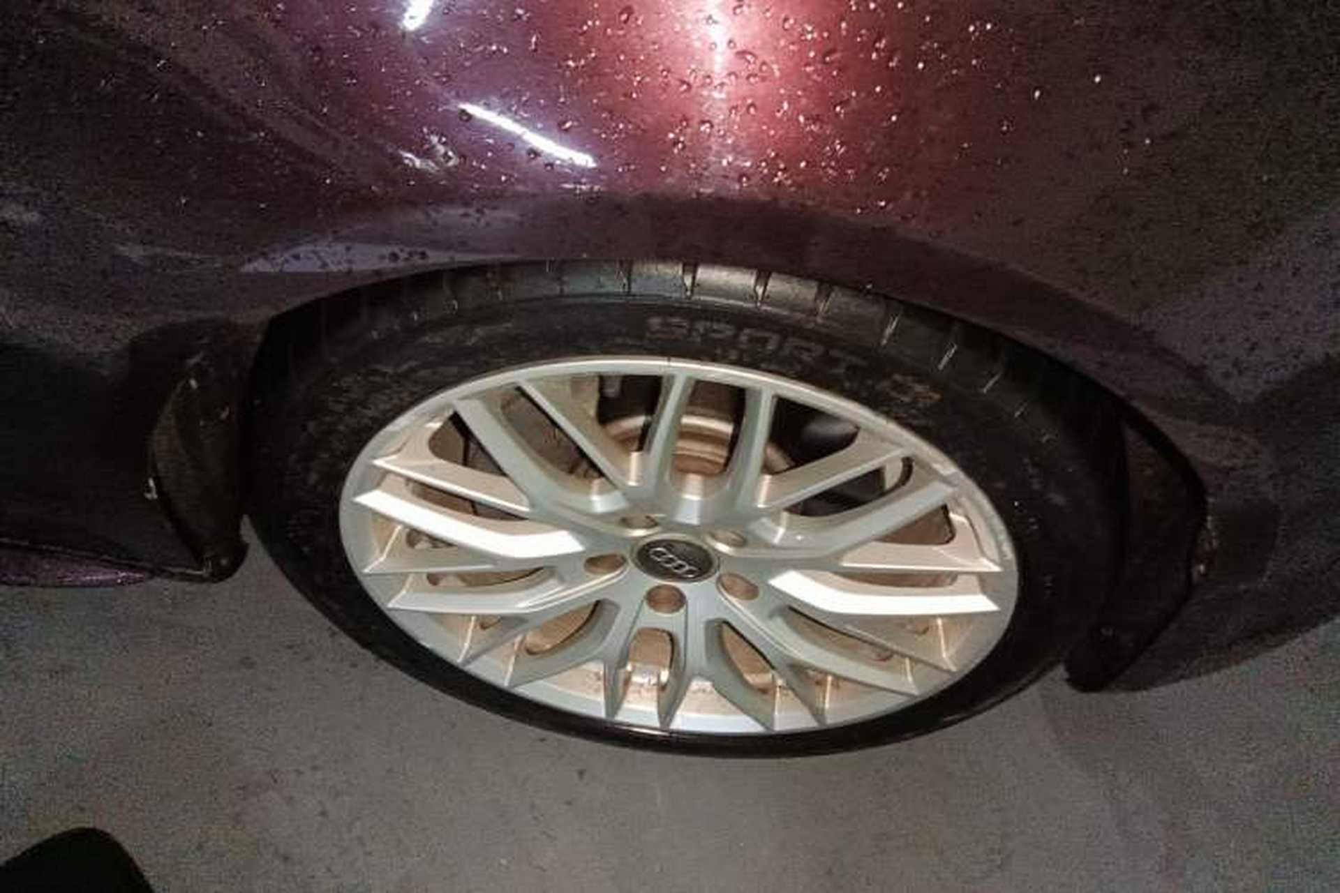 Used Audi A5 2014 Cabriolet 45 TFSI Right Front Wheel Hub