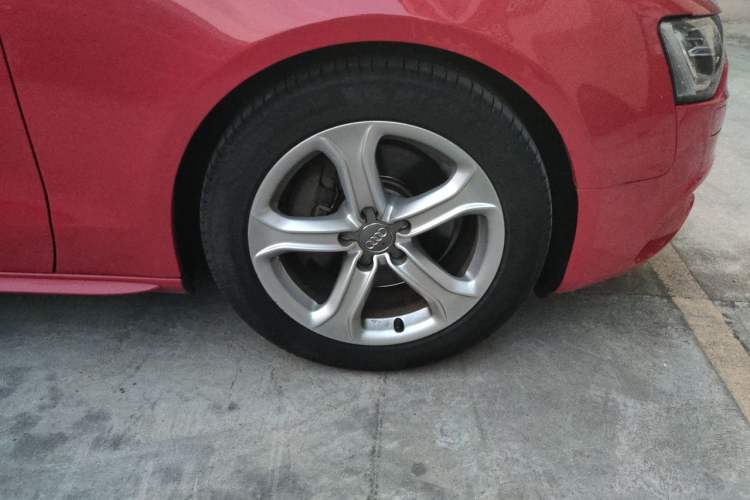 Used Audi A5 2014 Sportback 45 TFSI Right Front Wheel Hub