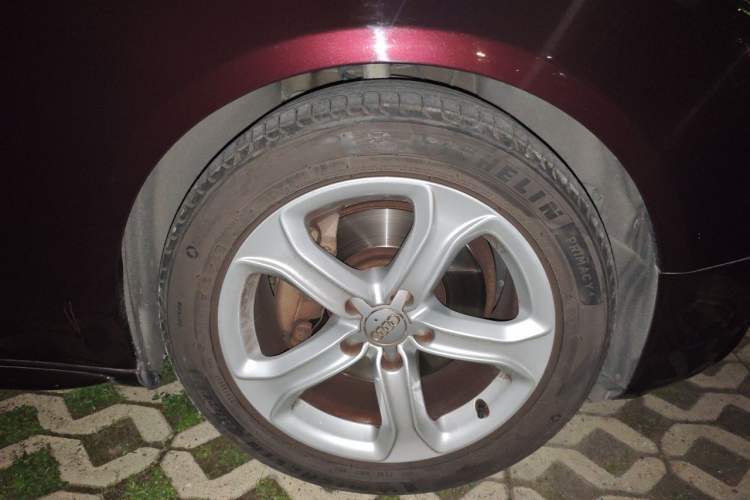 Used Audi A5 2014 Coupe 45 TFSI Right Front Wheel Hub