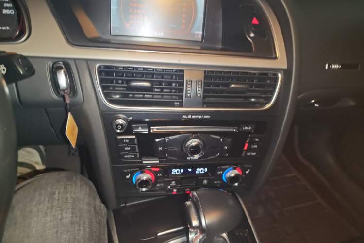 Used Audi A5 2014 Sportback 45 TFSI Audio And AC Panel
