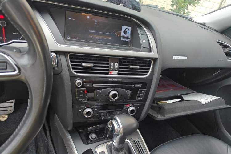Used Audi A5 2014 Sportback 45 TFSI Fashion Edition Audio And AC Panel