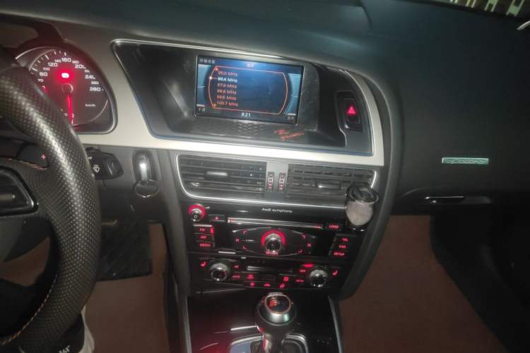 Used Audi A5 2014 Cabriolet 45 TFSI quattro Audio And AC Panel