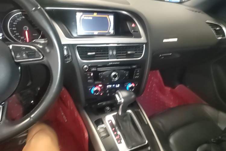 Used Audi A5 2014 Cabriolet 45 TFSI Audio And AC Panel