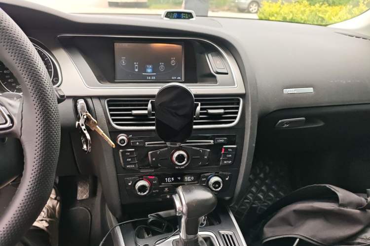 Used Audi A5 2014 Sportback 45 TFSI Audio And AC Panel