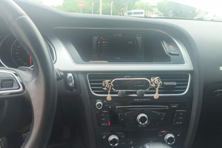 Used Audi A5 2014 Cabriolet 45 TFSI Audio And AC Panel