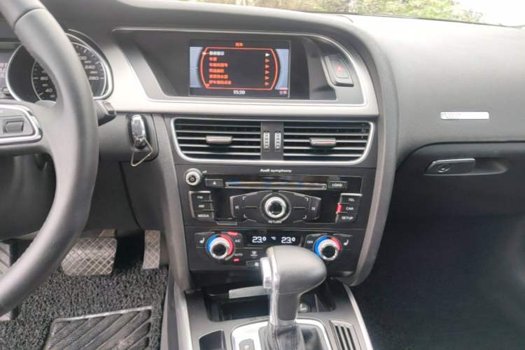 Used Audi A5 2014 Sportback 45 TFSI Audio And AC Panel