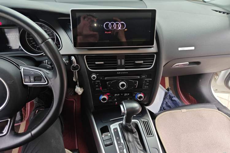 Used Audi A5 2014 Coupe 45 TFSI Audio And AC Panel