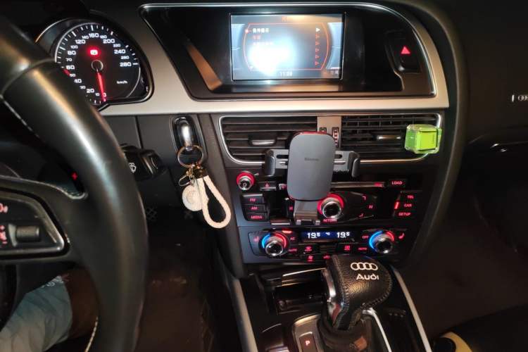 Used Audi A5 2014 Sportback 45 TFSI Audio And AC Panel