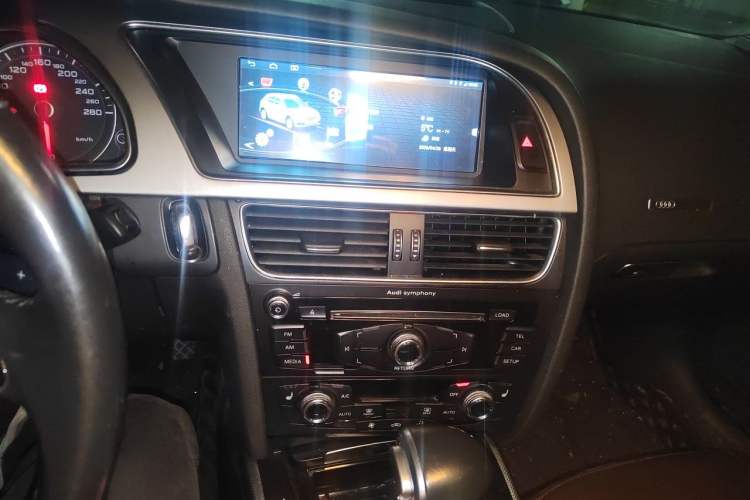 Used Audi A5 2014 Sportback 45 TFSI Audio And AC Panel
