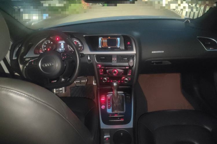 Used Audi A5 2014 Cabriolet 45 TFSI quattro Center Console