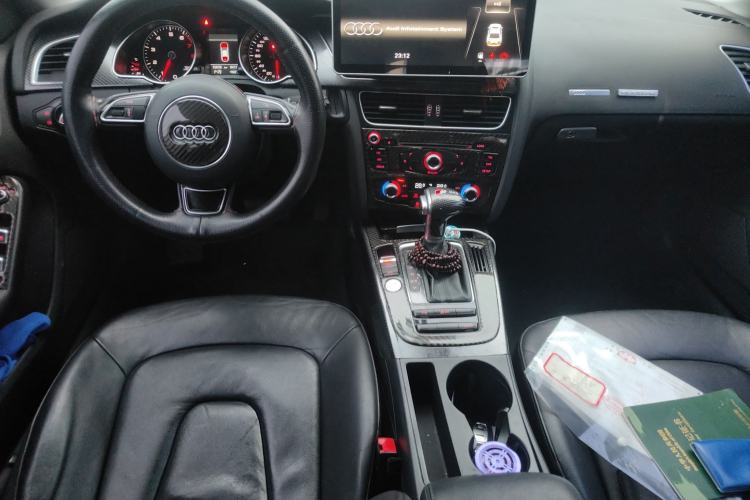 Used Audi A5 2014 Sportback 45 TFSI Center Console