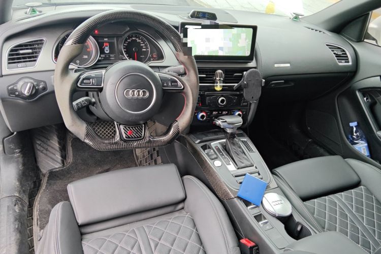 Used Audi A5 2014 Cabriolet 45 TFSI Center Console