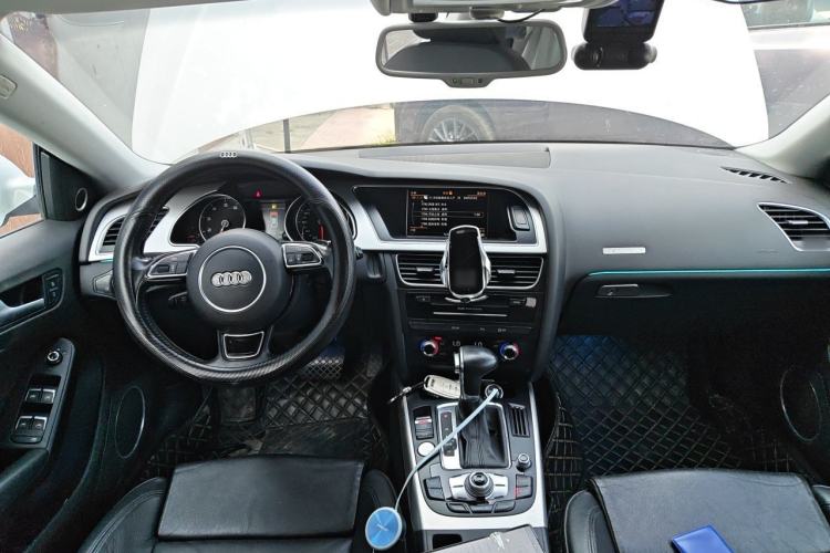 Used Audi A5 2014 Sportback 45 TFSI quattro Center Console