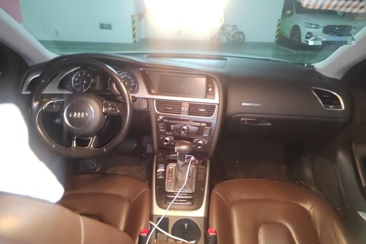 Used Audi A5 2014 Sportback 45 TFSI Center Console