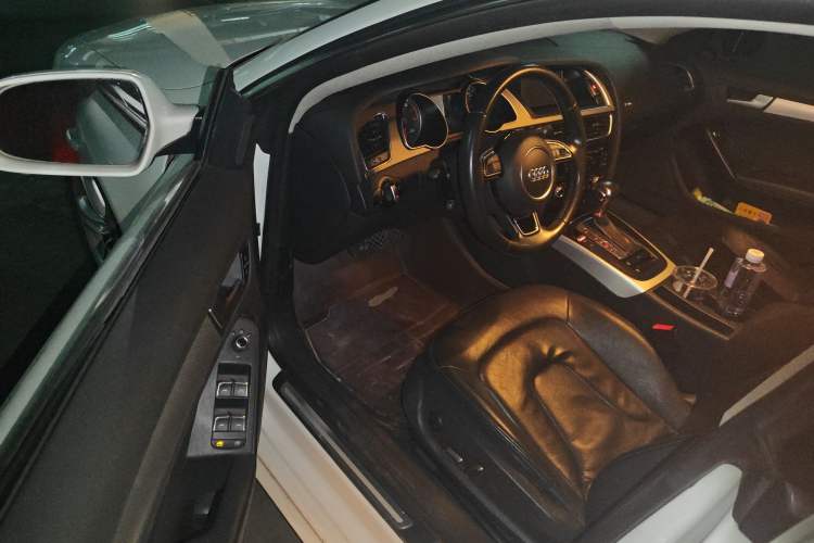 Used Audi A5 2014 Sportback 45 TFSI Driver Seat
