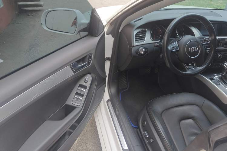 Used Audi A5 2014 Sportback 45 TFSI Driver Seat