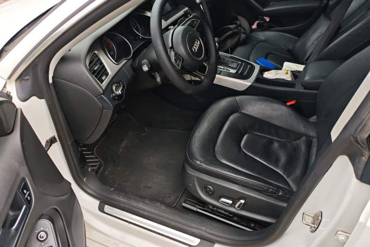 Used Audi A5 2014 Sportback 45 TFSI Driver Seat