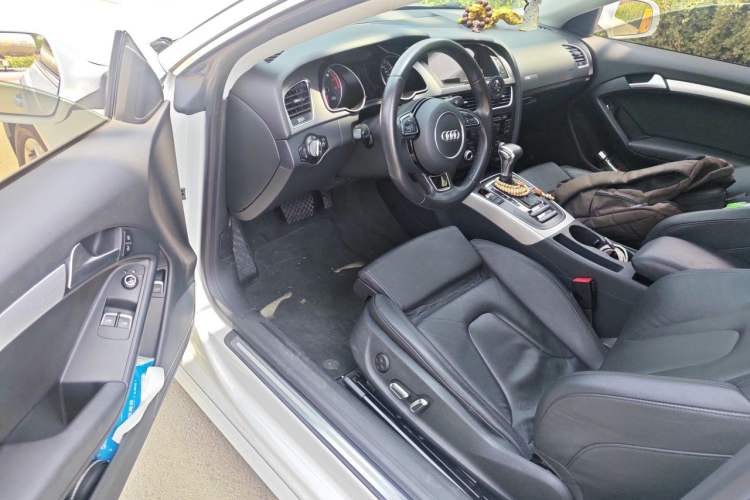 Used Audi A5 2014 Coupe 45 TFSI Driver Seat