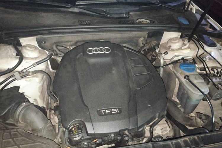 Used Audi A5 2014 Cabriolet 45 TFSI Engine Bay