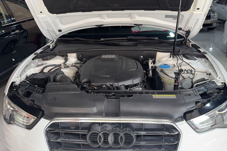 Used Audi A5 2014 Sportback 45 TFSI Engine Bay