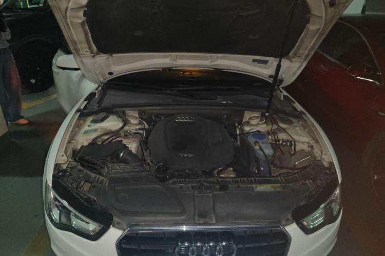 Used Audi A5 2014 Sportback 45 TFSI Engine Bay