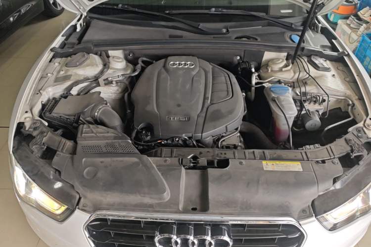 Used Audi A5 2014 Coupe 45 TFSI Engine Bay