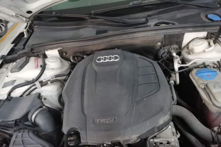 Used Audi A5 2014 Coupe 45 TFSI Engine Bay