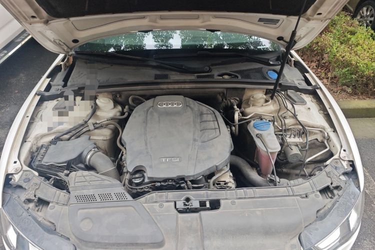 Used Audi A5 2014 Cabriolet 45 TFSI Engine Bay