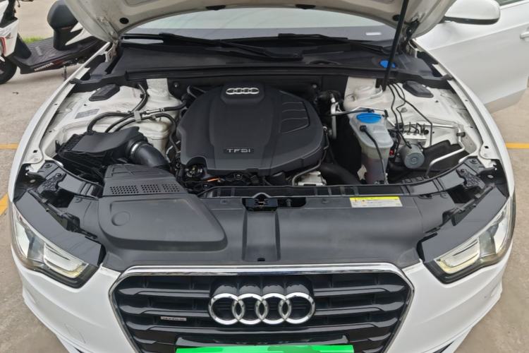 Used Audi A5 2014 Sportback 45 TFSI quattro Engine Bay
