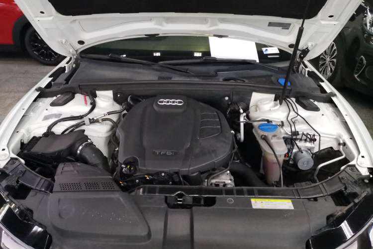 Used Audi A5 2014 Cabriolet 45 TFSI Engine Bay