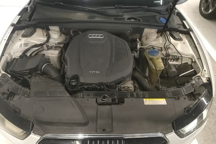 Used Audi A5 2014 Cabriolet 45 TFSI Engine Bay