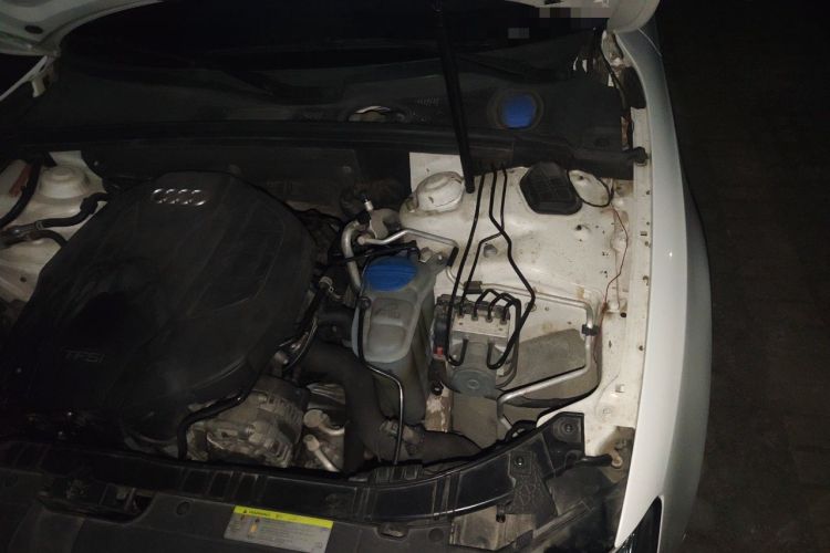 Used Audi A5 2014 Sportback 45 TFSI Engine Bay Left