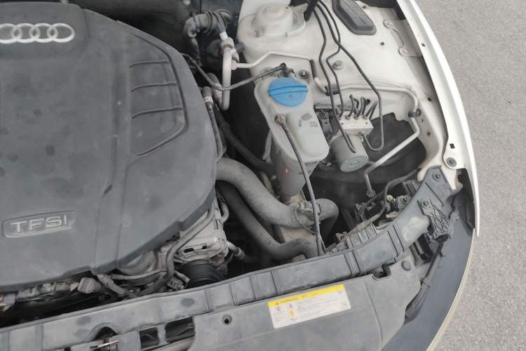 Used Audi A5 2014 Sportback 45 TFSI Engine Bay Left
