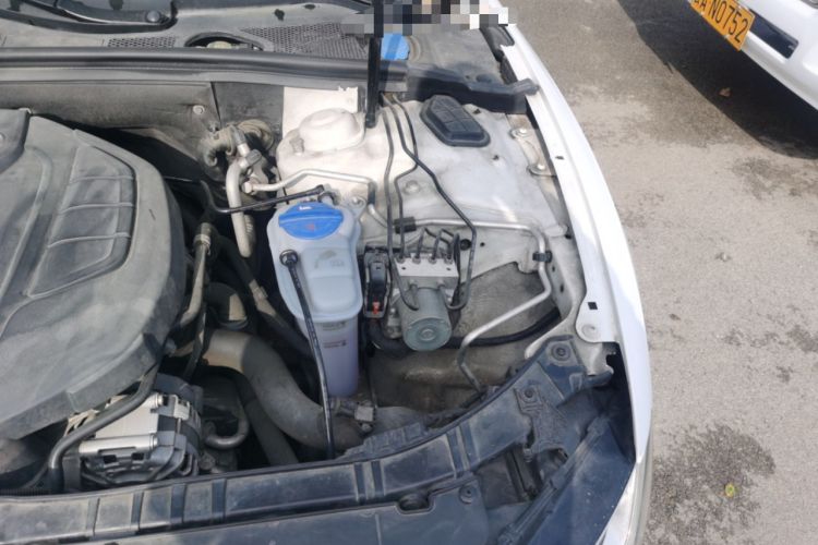 Used Audi A5 2014 Sportback 45 TFSI Engine Bay Left