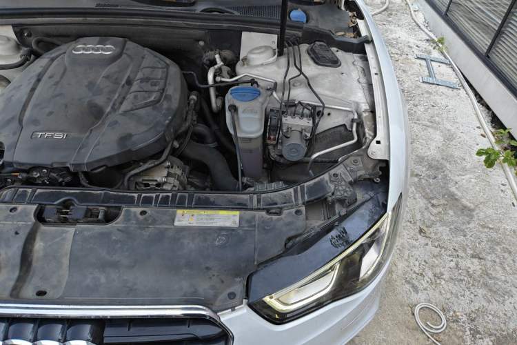 Used Audi A5 2014 Sportback 45 TFSI quattro Engine Bay Left