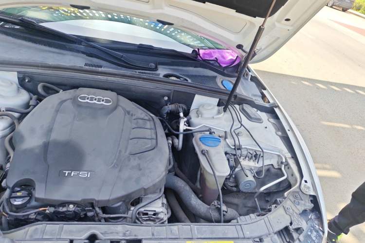 Used Audi A5 2014 Coupe 45 TFSI Engine Bay Left