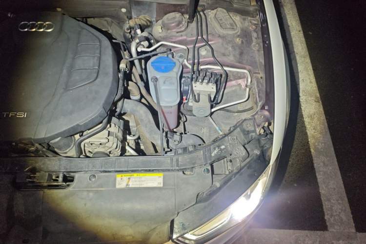 Used Audi A5 2014 Cabriolet 45 TFSI Engine Bay Left