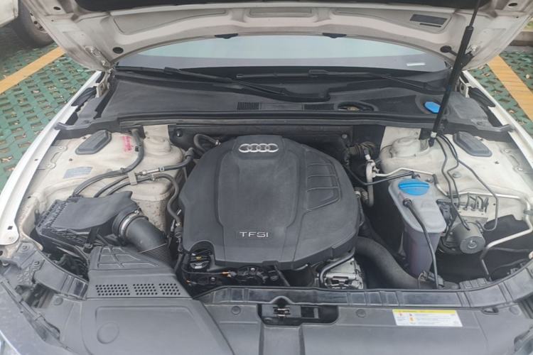Used Audi A5 2014 Cabriolet 45 TFSI Engine Bay