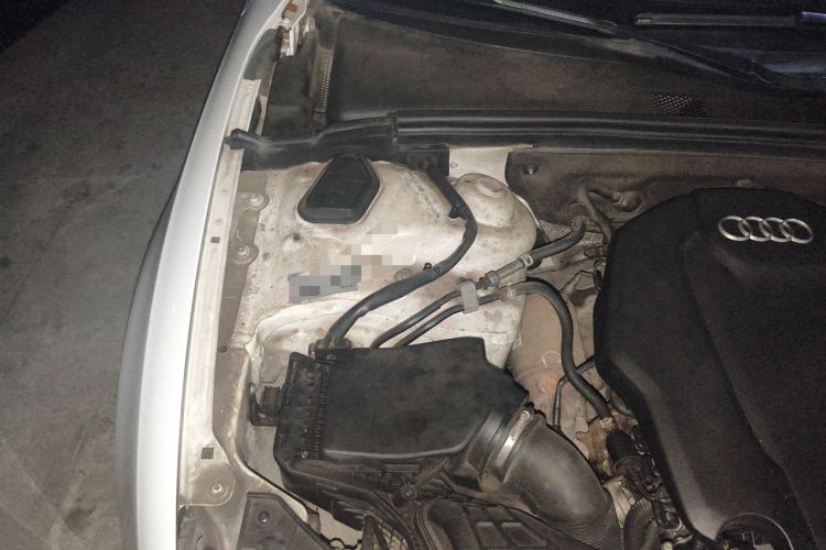 Used Audi A5 2014 Cabriolet 45 TFSI Engine Bay Right