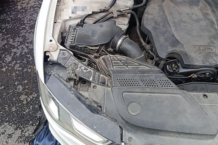 Used Audi A5 2014 Sportback 45 TFSI quattro Engine Bay Right