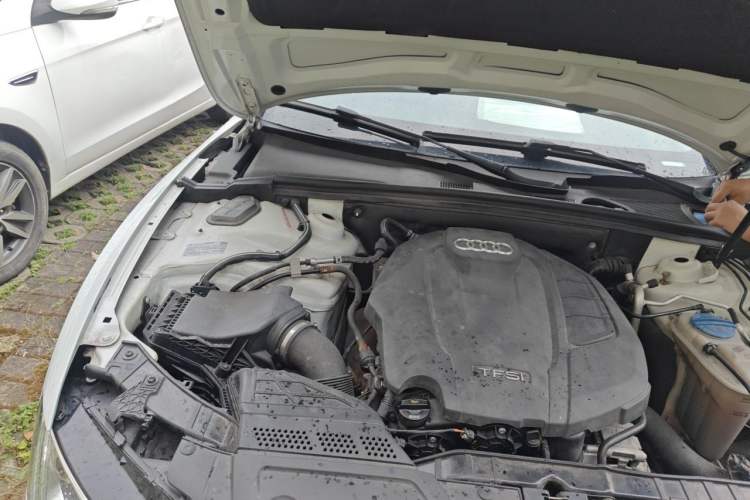 Used Audi A5 2014 Sportback 45 TFSI Fashion Edition Engine Bay Right