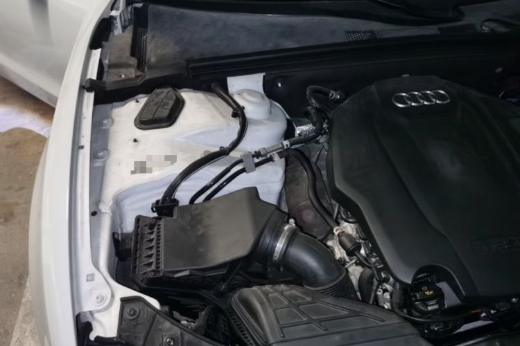 Used Audi A5 2014 Coupe 45 TFSI quattro Engine Bay Right
